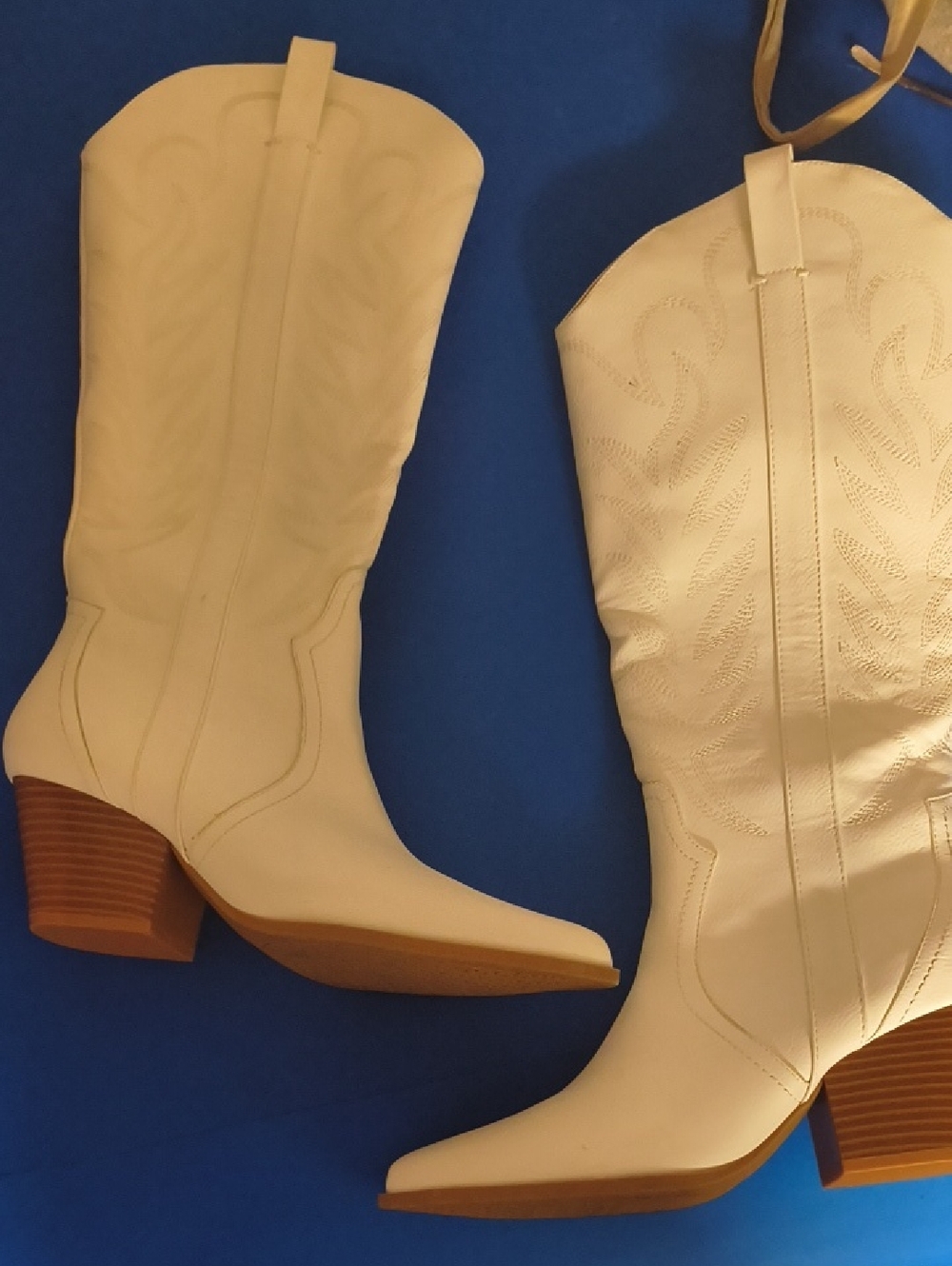 Women's White Western Cowboy Boots with Stacked Heel